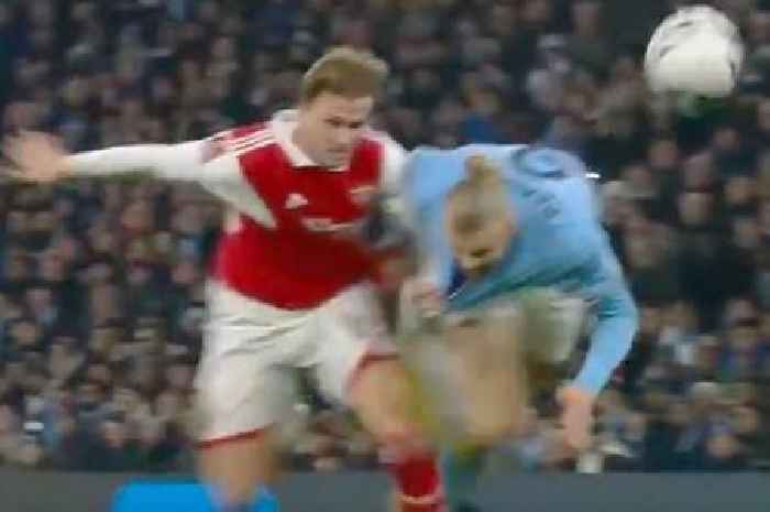 Arsenal fans play 'Rob Holding red card bingo' after hauling Haaland down straight away