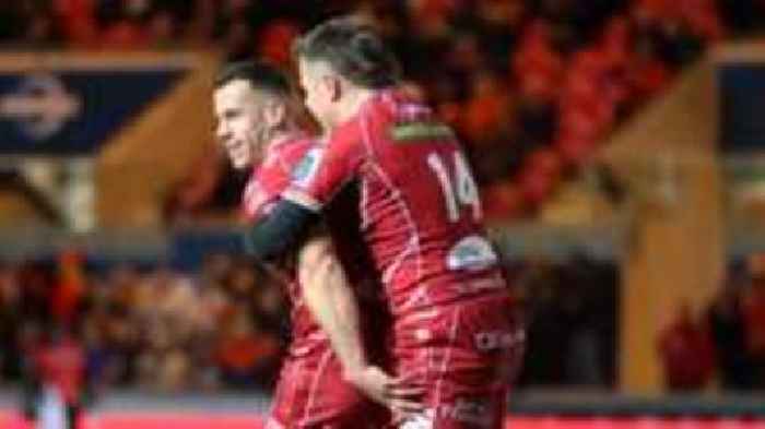 Impressive Scarlets beat Bulls with bonus point