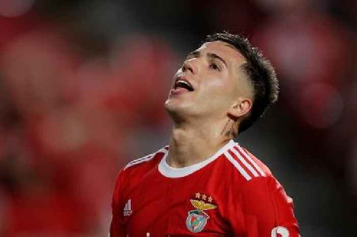 Chelsea hold crucial Enzo Fernandez meeting as £105m transfer talks with Benfica intensify