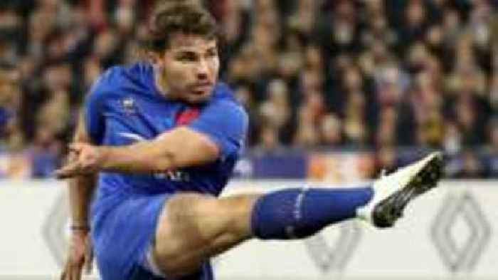 Six Nations: Improving Italy face champions France