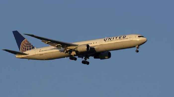 United flight turns around after fire in cabin