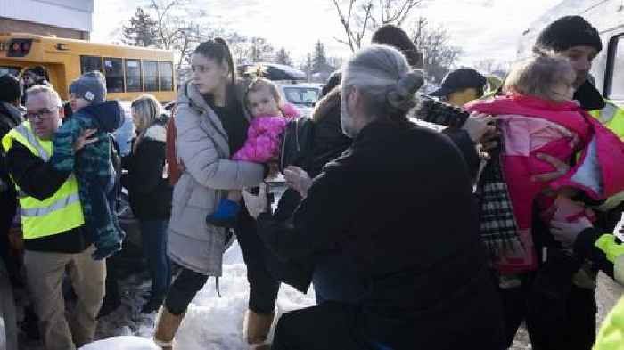 2 children dead, 6 injured after bus crashes into day care