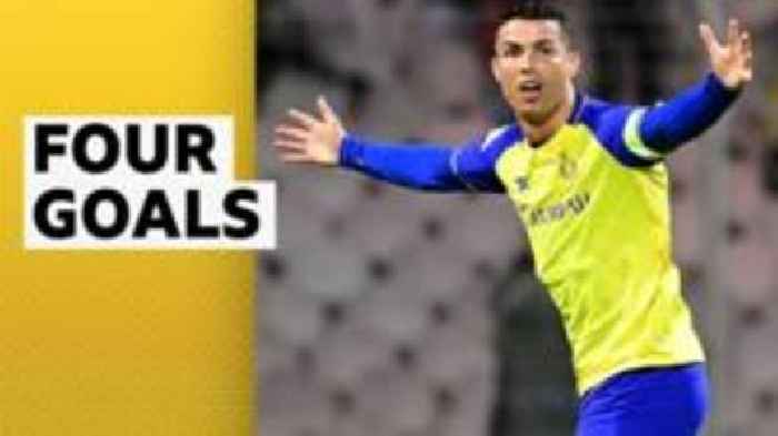 Ronaldo scores four to pass 500 league goals
