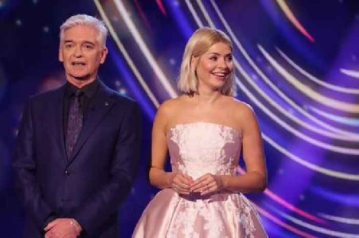 ITV Dancing On Ice viewers in awe over Holly Willoughby 'princess' dress