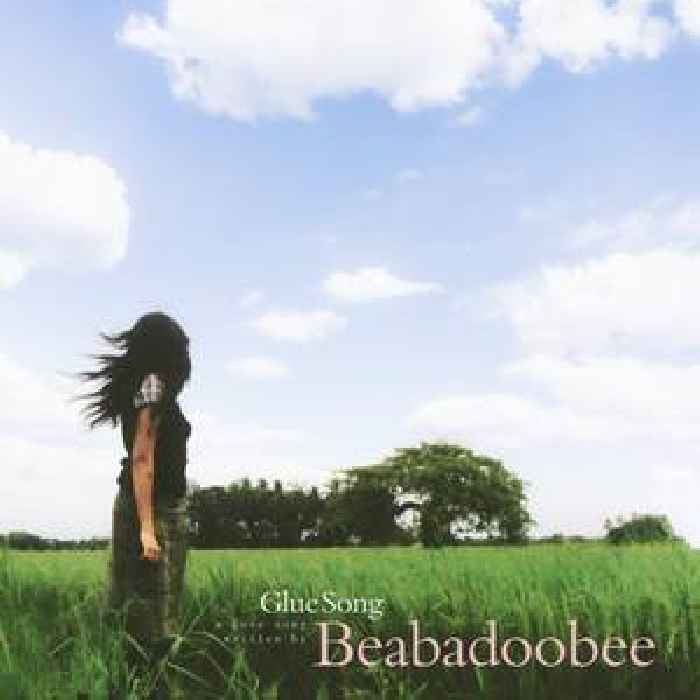 beabadoobee – “Glue Song”