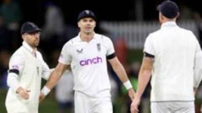 England aim for big first innings lead over New Zealand