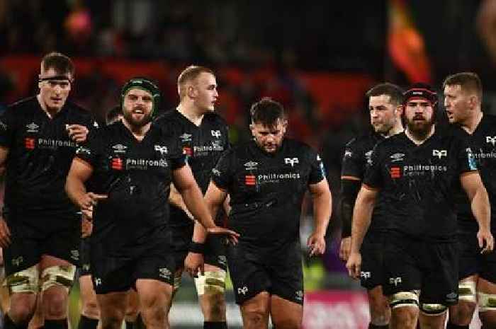 Munster 58-3 Ospreys: Welsh side suffer record loss as hosts run in nine tries