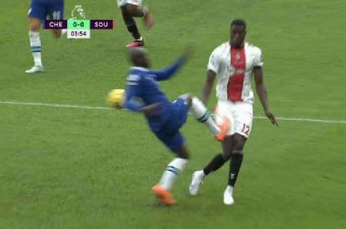 Kalidou Koulibaly gets away with 'disgraceful' red card challenge against Southampton