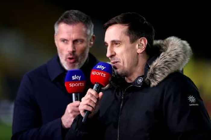 Fulham fans troll Gary Neville with 'w*nker' chant as Jamie Carragher has brilliant reply