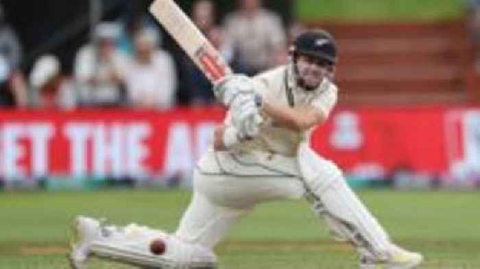 England strive for early wickets against NZ