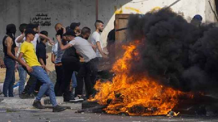 2 Israelis killed as Israeli, Palestinian officials meet