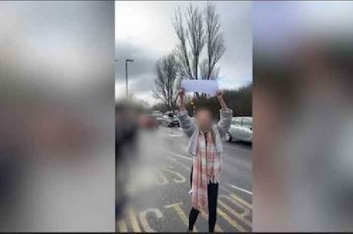 Students protest outside Kingswood Academy and Winnifred Holtby Academy protest over uniforms