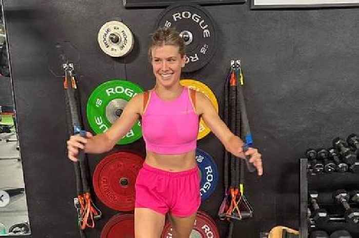 Eugenie Bouchard shows toned abs in gym and gets comment from OnlyFans star