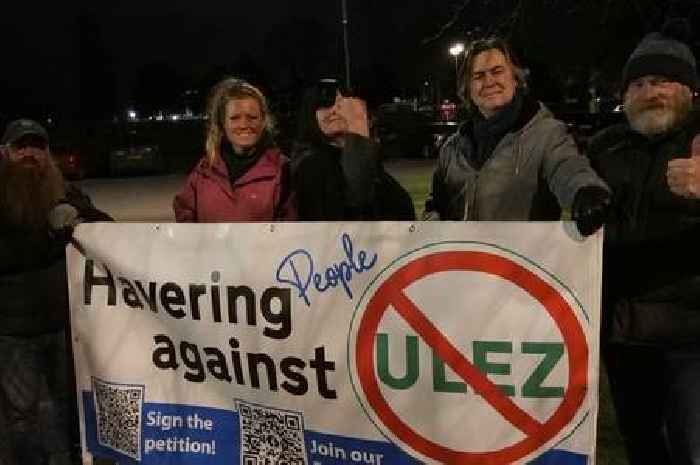 ULEZ expansion protest sees hundreds of Havering residents descend on Town Hall - in photos