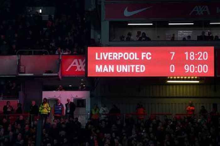 'Title pretenders' - Arsenal fans poke fun at Gary Neville and Man United after Liverpool rout