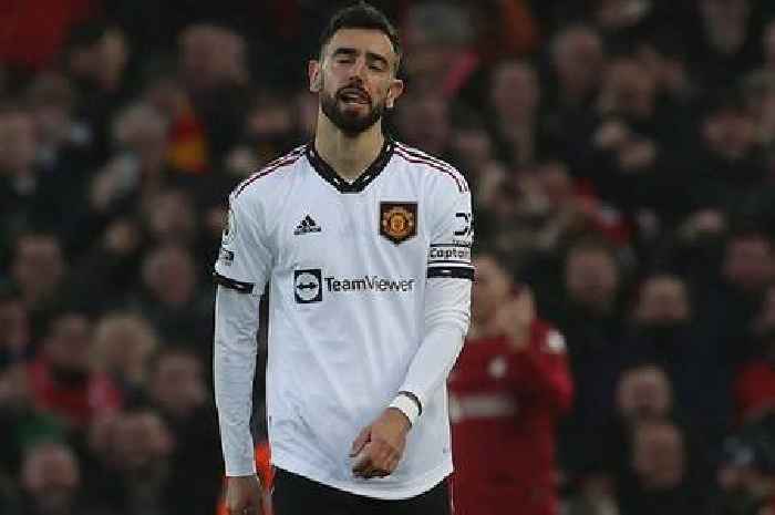 'Bruno Fernandes should be stripped of captaincy - alternatives are waiting at Man Utd'