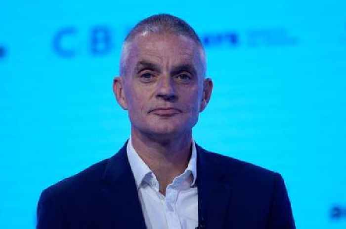 BBC director-general apologises but says he won't resign over Gary Lineker row