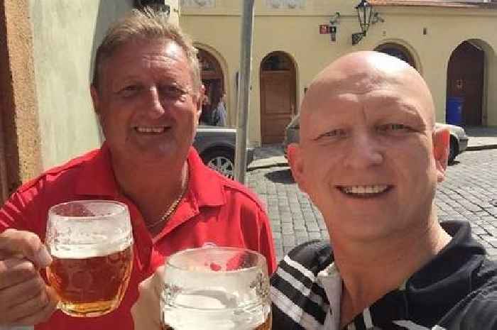 Darts ref used to get '40 texts a day' from Eric Bristow who was 'incredible human being'