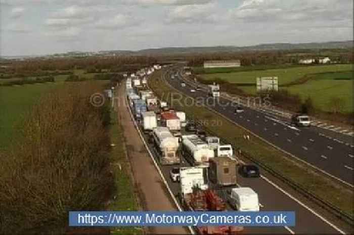 Live: M5 lane closures in Somerset due to emergency pot hole repairs