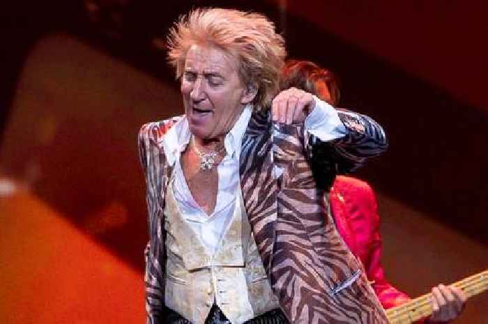 Sir Rod Stewart kicks off Australian tour in style as he rips up Perth stage with epic dance moves