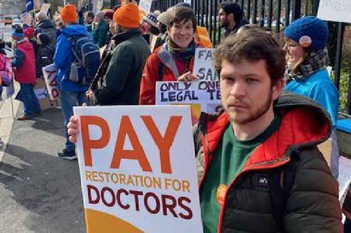 Scots junior doctors warn Health Secretary Humza Yousaf to meet them on pay or prepare for strikes