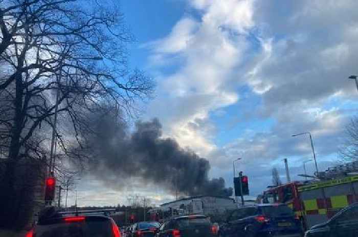 50 firefighters tackle blaze at Nottinghamshire industrial site
