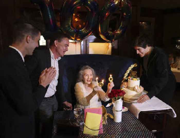 Gloria Dea, 1st magician on Las Vegas Strip, dies at age 100