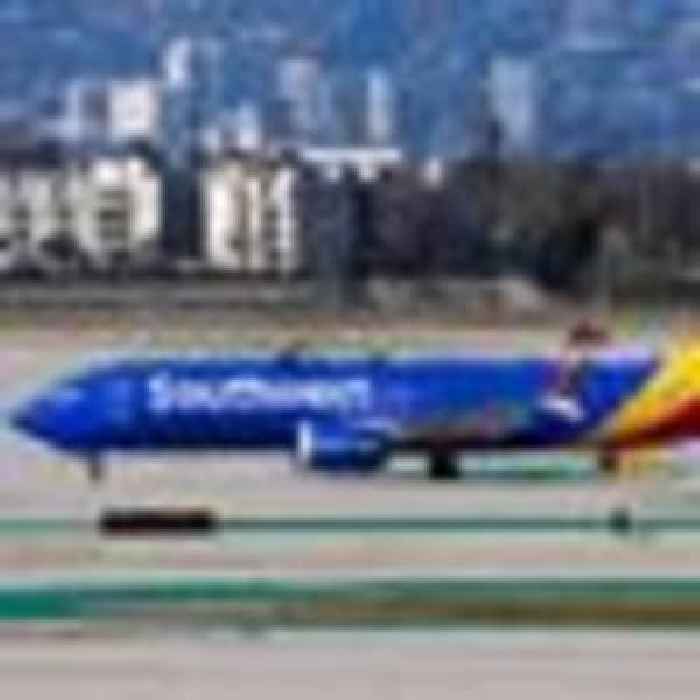 Off-duty pilot steps in to help land plane after captain falls ill