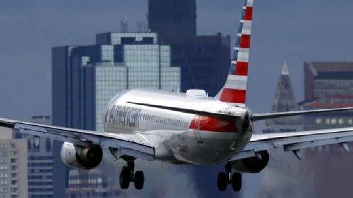 FAA calls on airlines to help prevent another travel meltdown