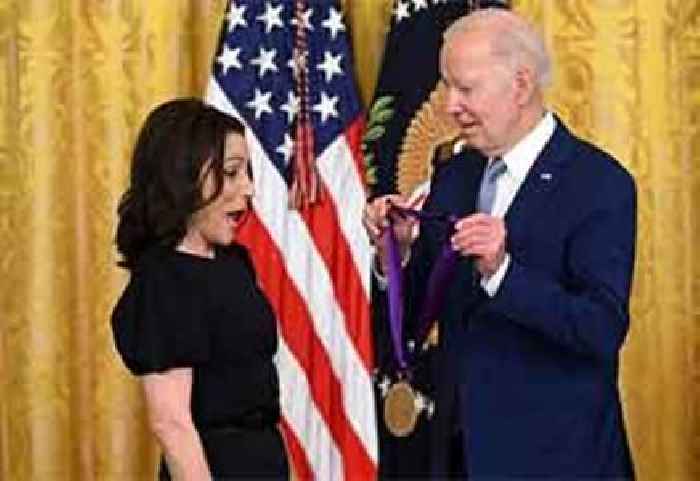 Julia Louis-Dreyfus Gets the Photoshop Treatment after Accepting Her National Medal of Arts