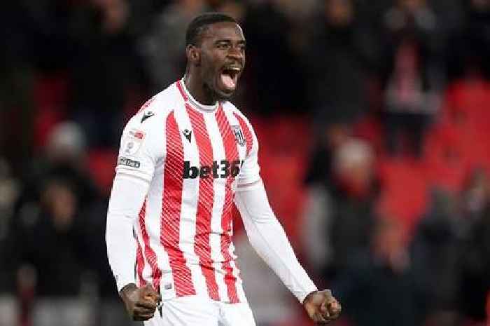 'I enjoy playing with him' - Man Utd forgotten man is 'relieving pressure' at Stoke City
