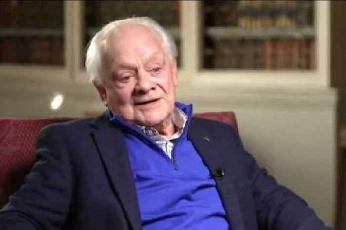 David Jason’s long lost daughter addresses small detail that led to discovery - after appearing on-stage together