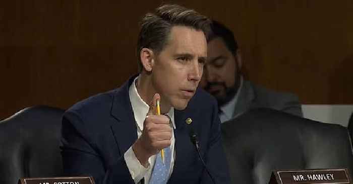 Josh Hawley Attacks DHS App For Migrants As ‘Concierge Service for Illegal Immigrants’