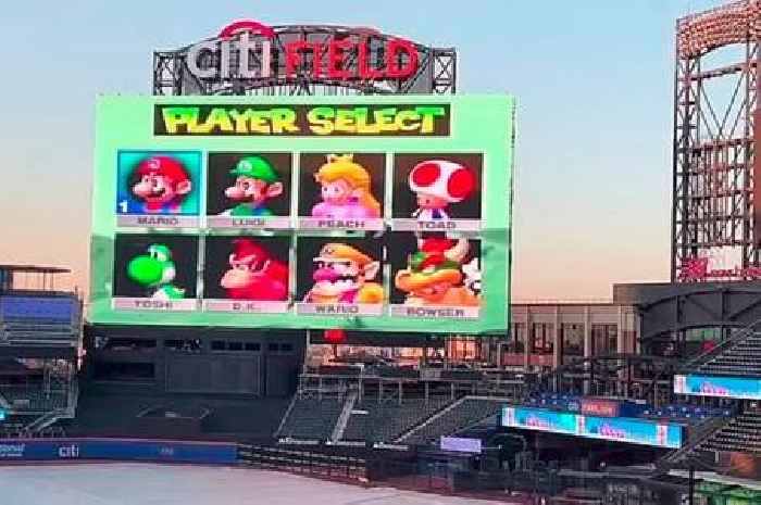 New York Mets test out new jumbotron screen - by playing game of Mario Kart