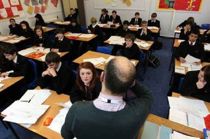 Schools struggling to recruit teaching staff amid huge vacancy increase – report