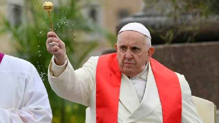 Pope Francis presides over Palm Sunday services after hospital release