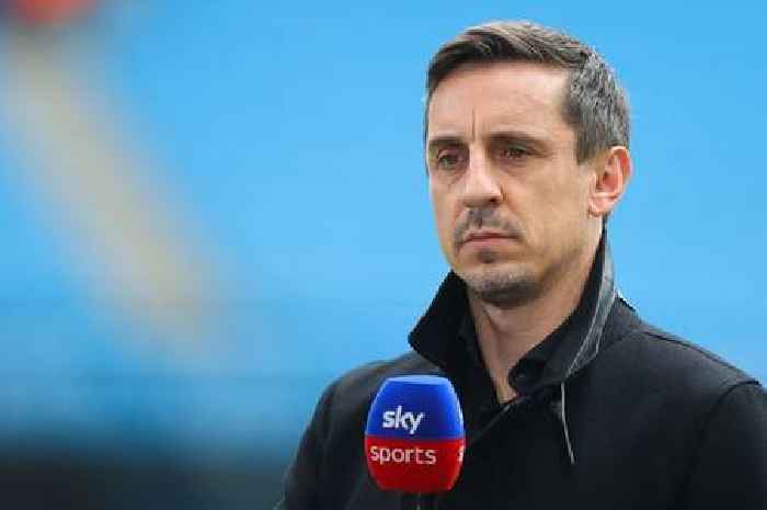 Gary Neville makes Leicester City relegation point amid Everton comparison