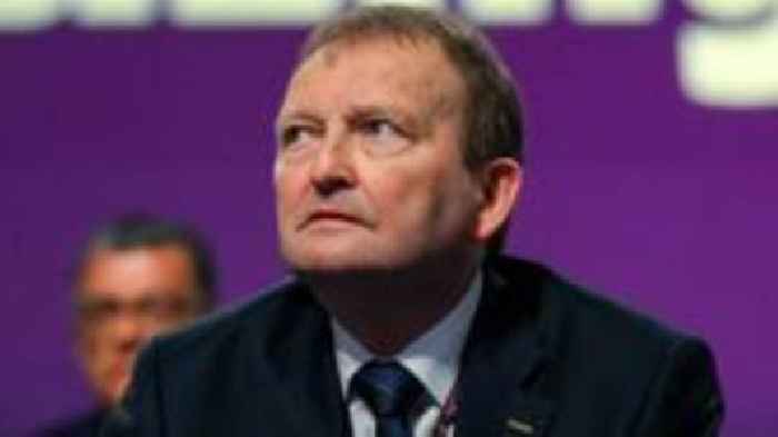 Martin loses Fifa vice-presidency to FA's Hewitt