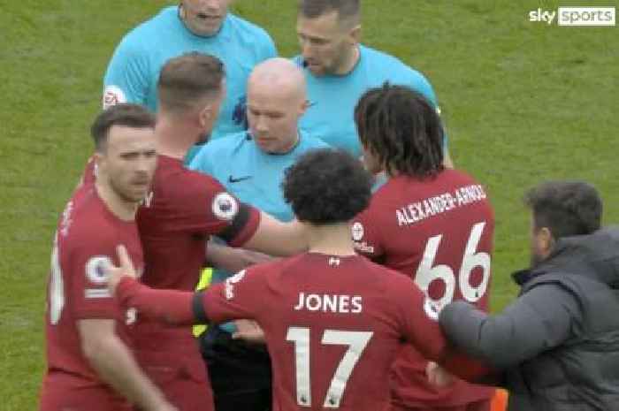 Jamie Carragher accuses linesman of ‘throwing elbow’ at half-time of Liverpool vs Arsenal