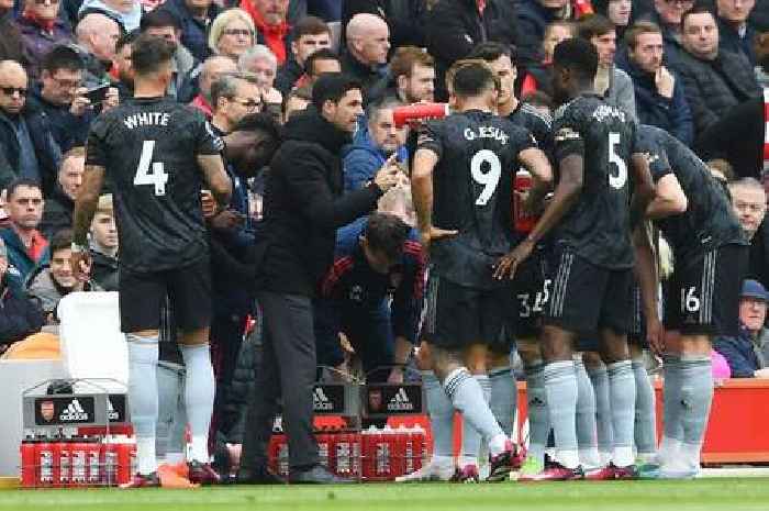 Gary Neville highlights 'interesting' Mikel Arteta Arsenal tactic amid Liverpool complaints