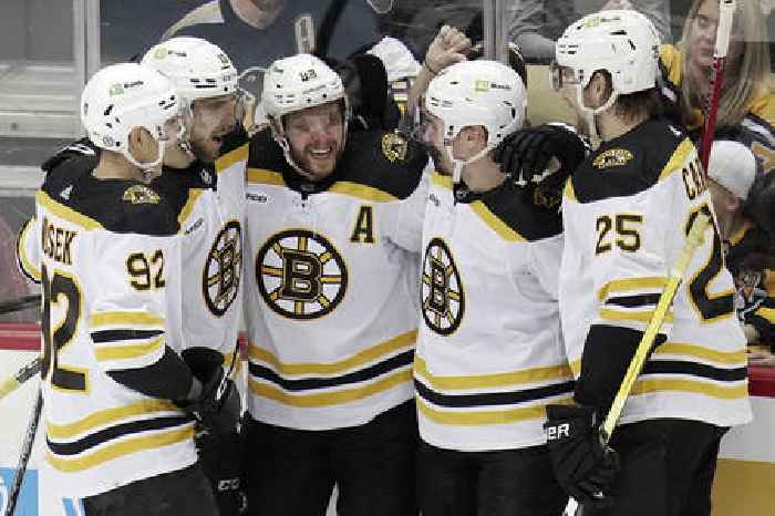 History made: Bruins break NHL single-season wins record