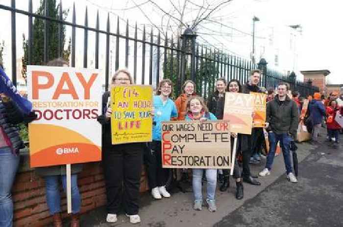 NHS England to prioritise emergency care during junior doctors’ strike