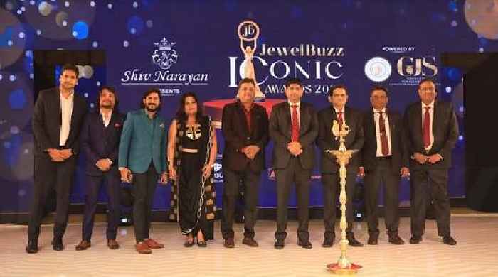 JewelBuzz Celebrates Seven Glorious Years with the Scintillating JewelBuzz Iconic Awards