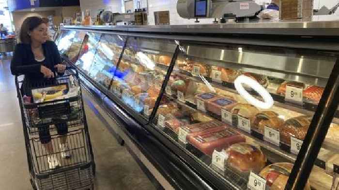 Inflation cools as grocery prices drop for 1st time since 2020