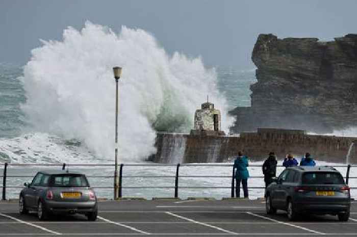 Live: Storm Noa wreaks havoc in Devon and Cornwall as hundreds of homes lose power