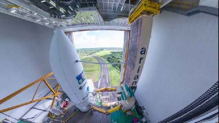  Ariane 5 VA 260 with Juice - Integration and rollout timelapse