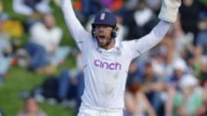 Foakes misses Surrey game with minor back complaint