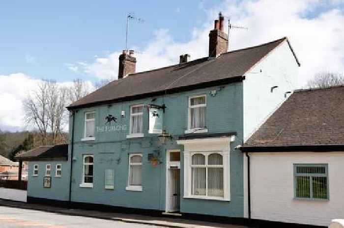 Bungling bin-dipper leaves gloves behind in Stoke-on-Trent pub break-in