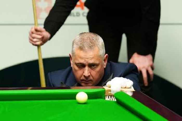 Snooker referee makes healthy sum for charity after selling gloves from Crucible 147