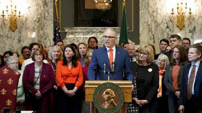 Washington governor signs bill banning assault weapons